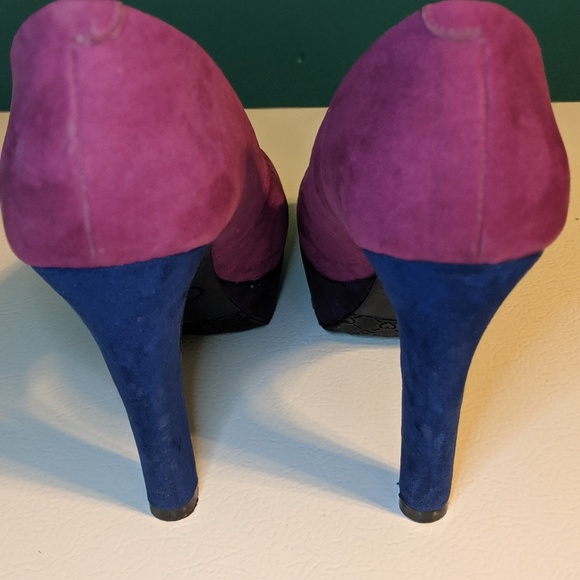 Shoes - Picture 3 of 4